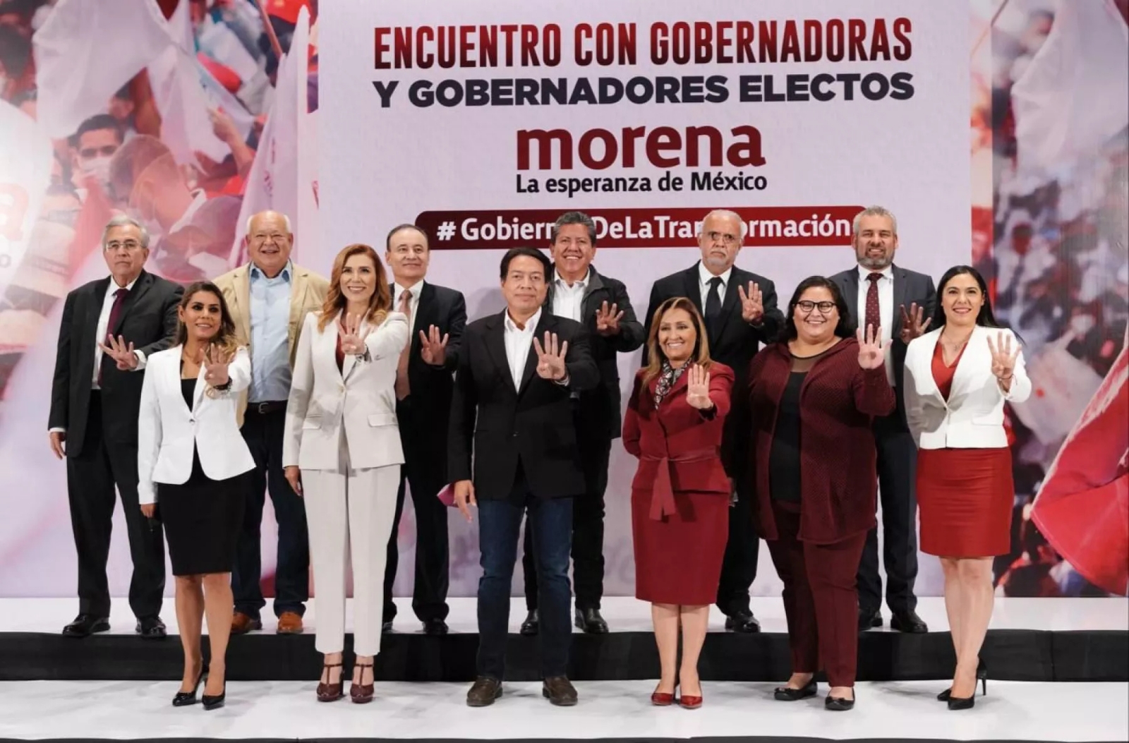Gobernadores de Morena firman desplegado en el que celebran la jornada de Revocación de Mandato