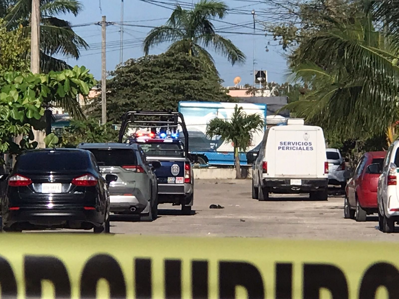 Trascendió que el cuerpo ensabanado hallado en la Región 246 Cancún, estaba bañado en sangre y que tenía heridas, sin confirmar el tipo de las anteriores
