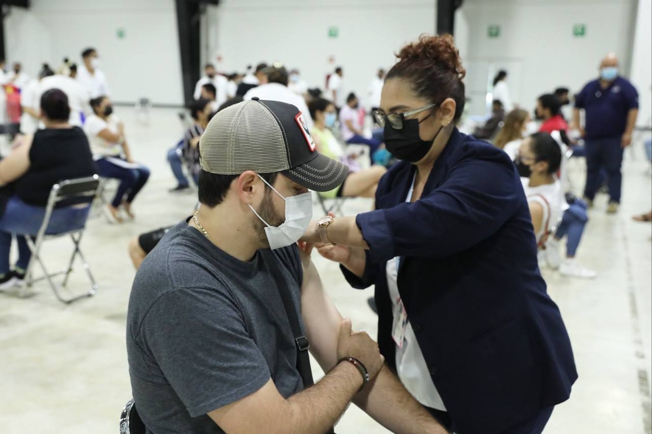 Comienza la  vacunación de refuerzo a personas mayores de 18 años en Mérida y 7 municipios más