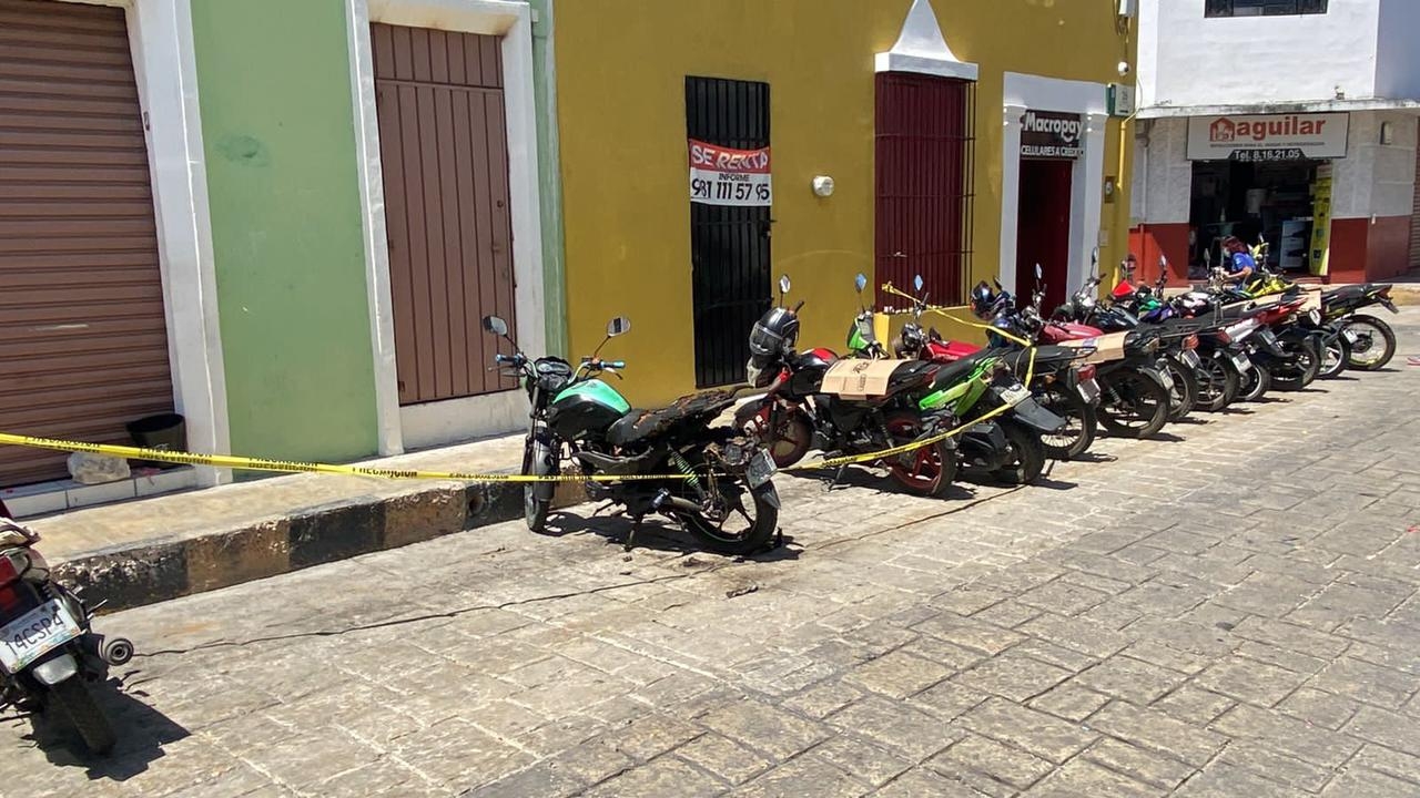 Pirómano incendia una moto en el Centro de Campeche