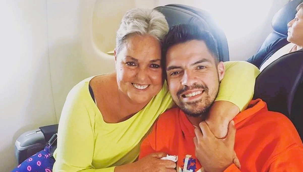 Hijo menor de Lupita D'Alessio reaparece en una cantina de la CDMX