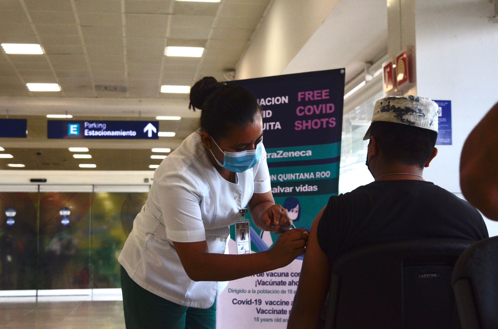 Instalan módulo de vacunación anticovid en el aeropuerto de Cancún