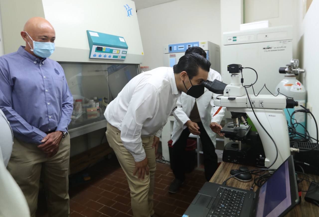 Gobierno de Yucatán entrega nuevos equipos a la UADY para detectar futuras pandemias
