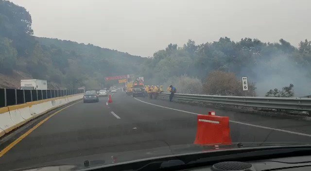 Incendio en autopista México-Cuernavaca causa tráfico kilométrico