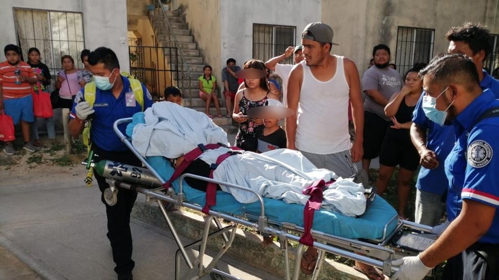 Mujer recibe un balazo por la espalda y es trasladada al Hospital General de Cancún