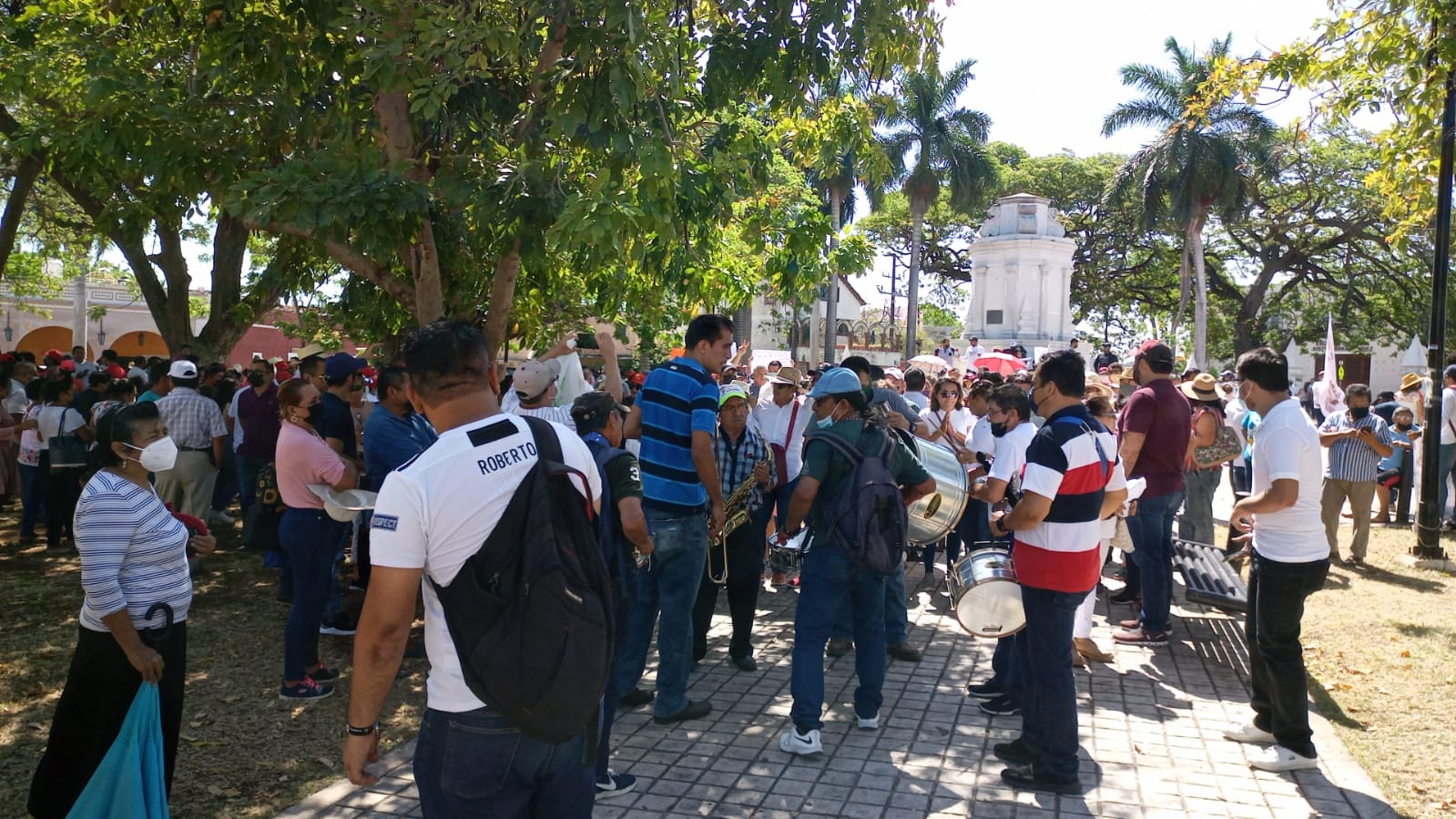 Layda Sansores encabeza marcha en favor de la Reforma Eléctrica en Campeche: VIDEO