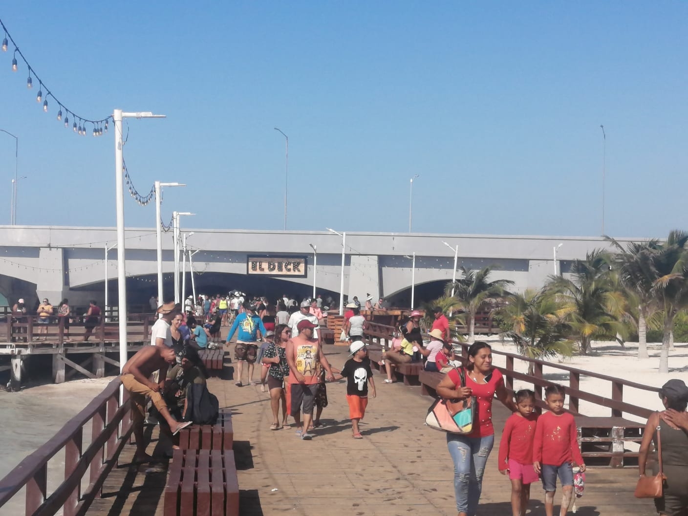 El puerto volvió a llenarse con miles de turistas
