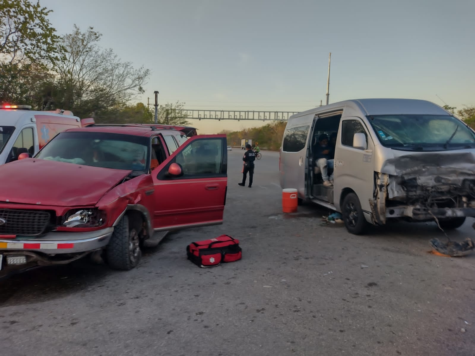 Choque en la carretera Chemax-Cobá deja cinco personas lesionadas