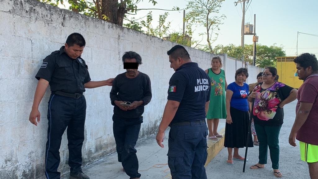 Vecinos linchan a sujeto que intentó apuñalar a una mujer en Ciudad del Carmen