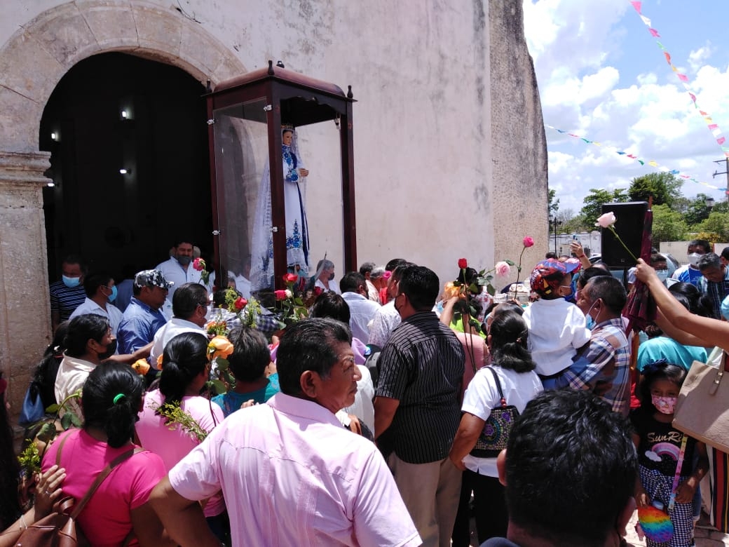 Con charanga, feligreses de Dzoncauich celebran a la Virgen de la Concepción