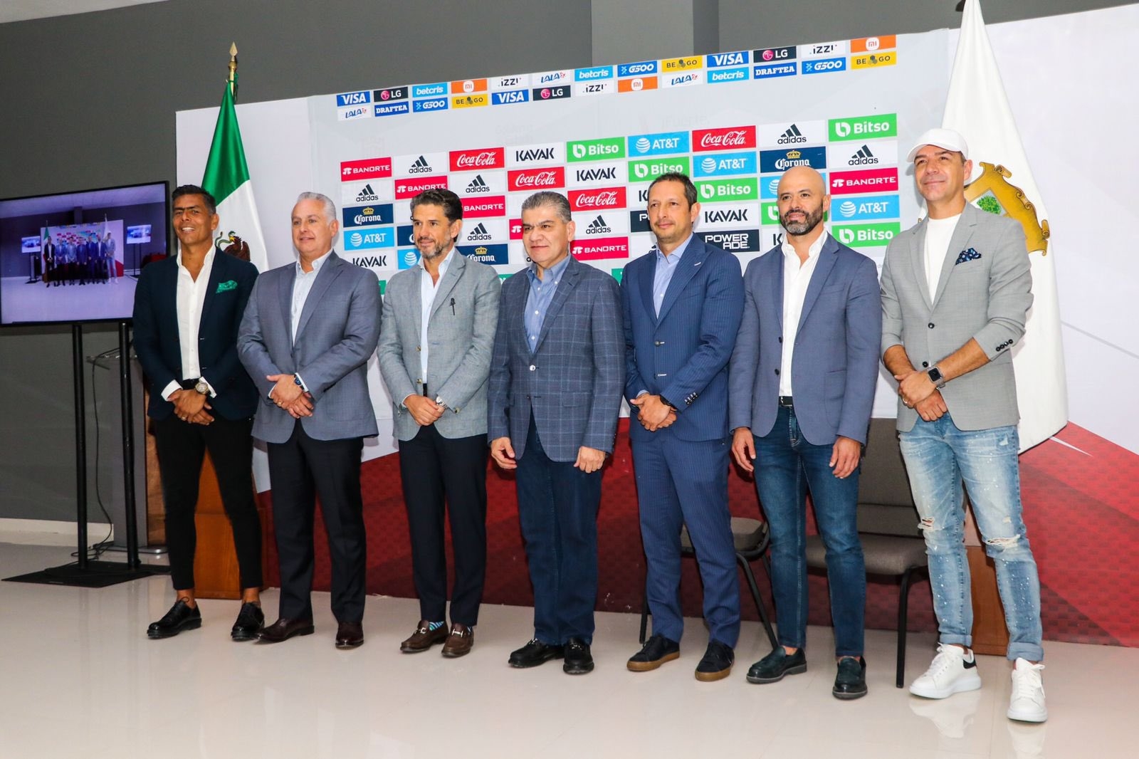 Alejandro Irarragorri y directivos de la Federación Mexicana de futbol dieron a conocer este día el cambio en sedes de la Selección Mexicana