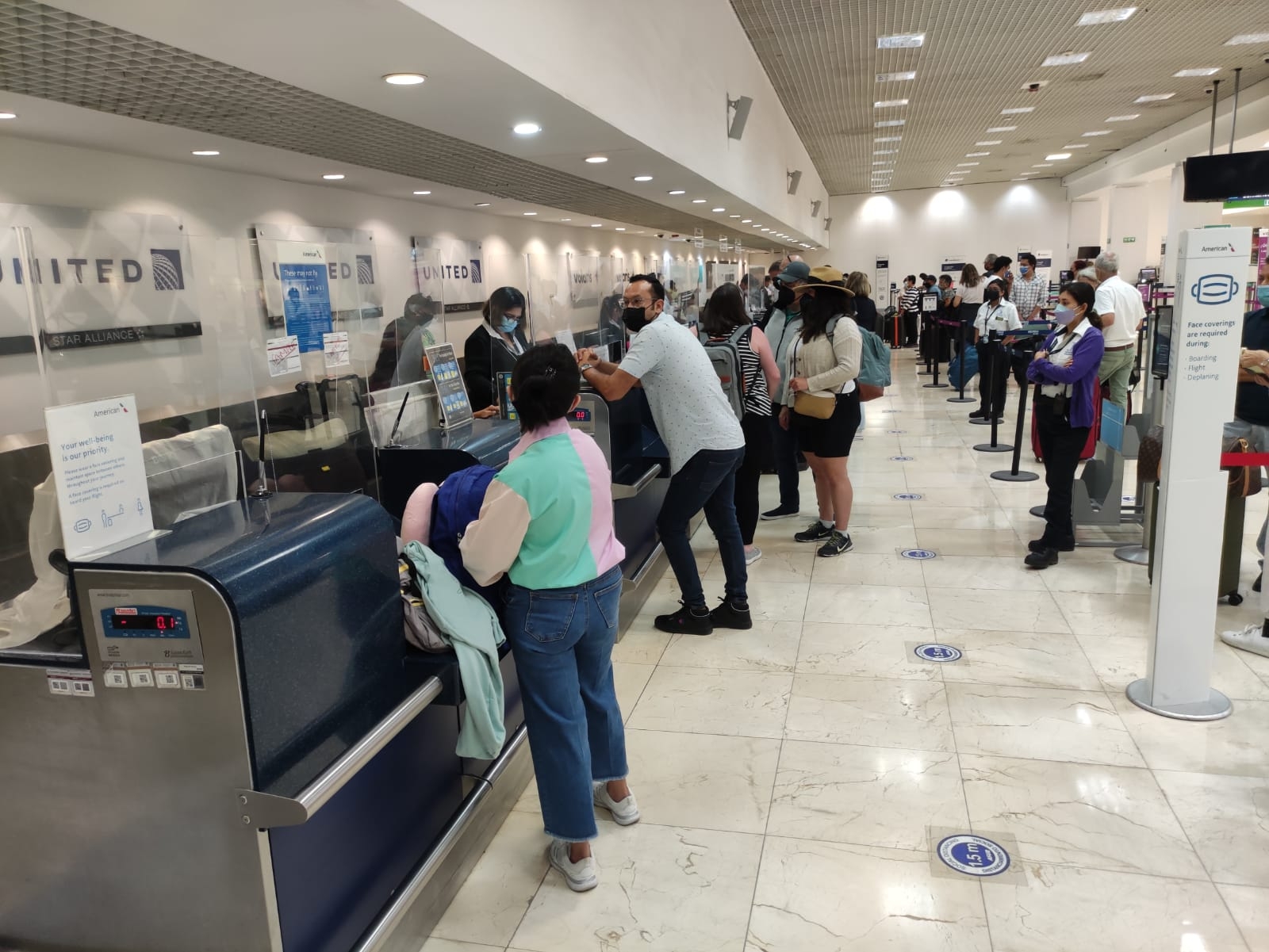 El gerente de United recordó a los pasajeros que deben estar en el aeropuerto de Mérida por lo menos tres horas antes