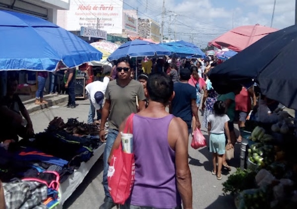 Las calles de Kanasín se convierten en verdaderos mercados, donde se ofrecen desde plantas hasta artículos del hogar.
