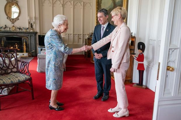 Reina Isabel II aparece sin bastón y con gran actitud de cara a las celebraciones de junio