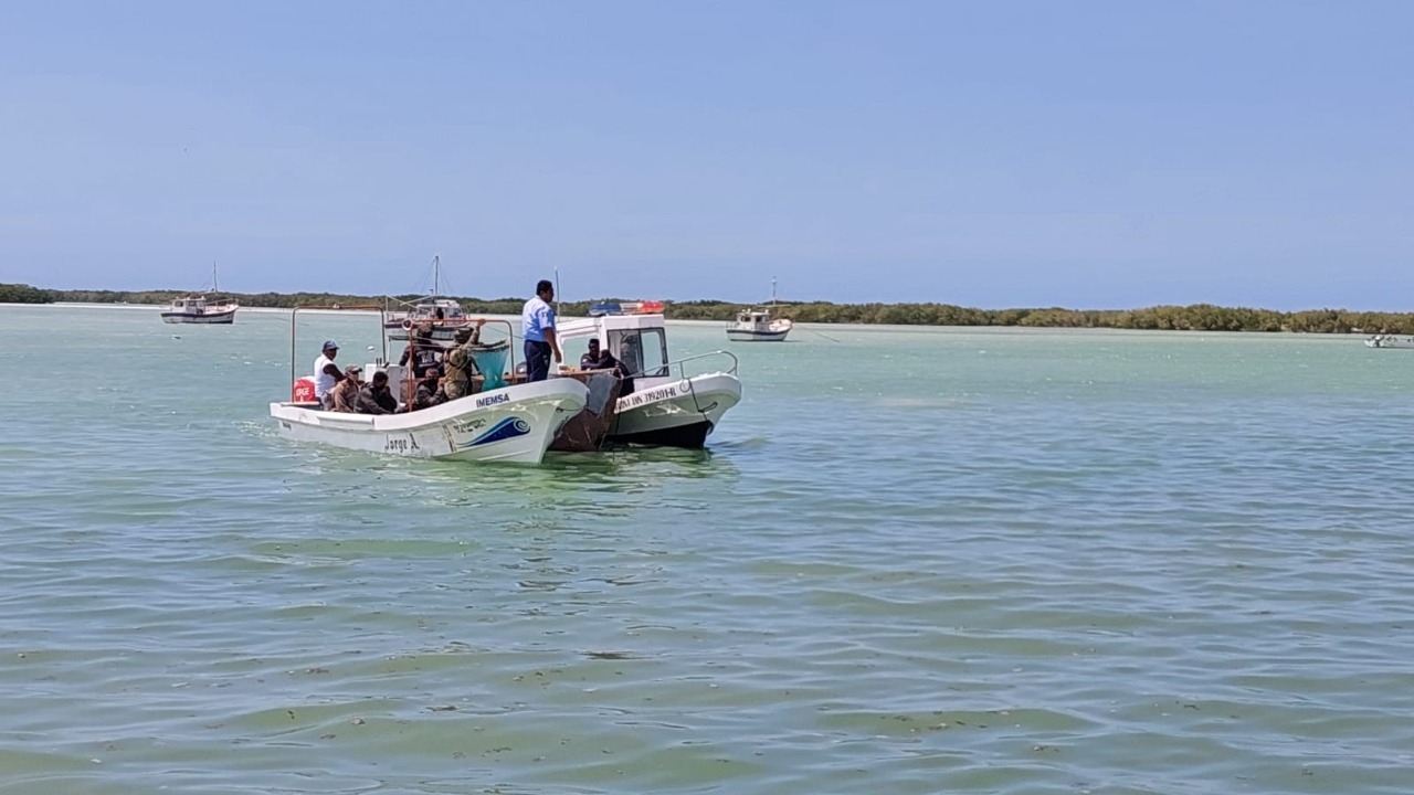 Rescatan a ocho náufragos en Río Lagartos; salieron de Cuba desde el 13 de abril