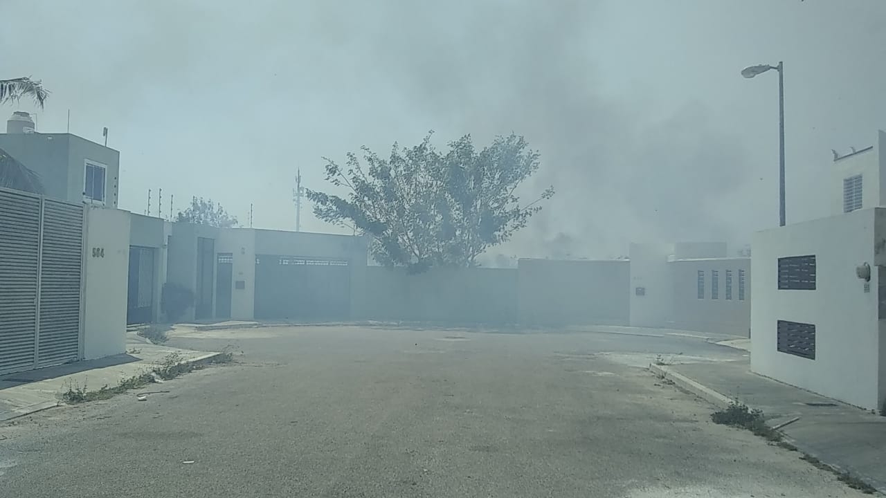 Se registra incendio en el fraccionamiento Villas Zona Dorada en Mérida: VIDEO