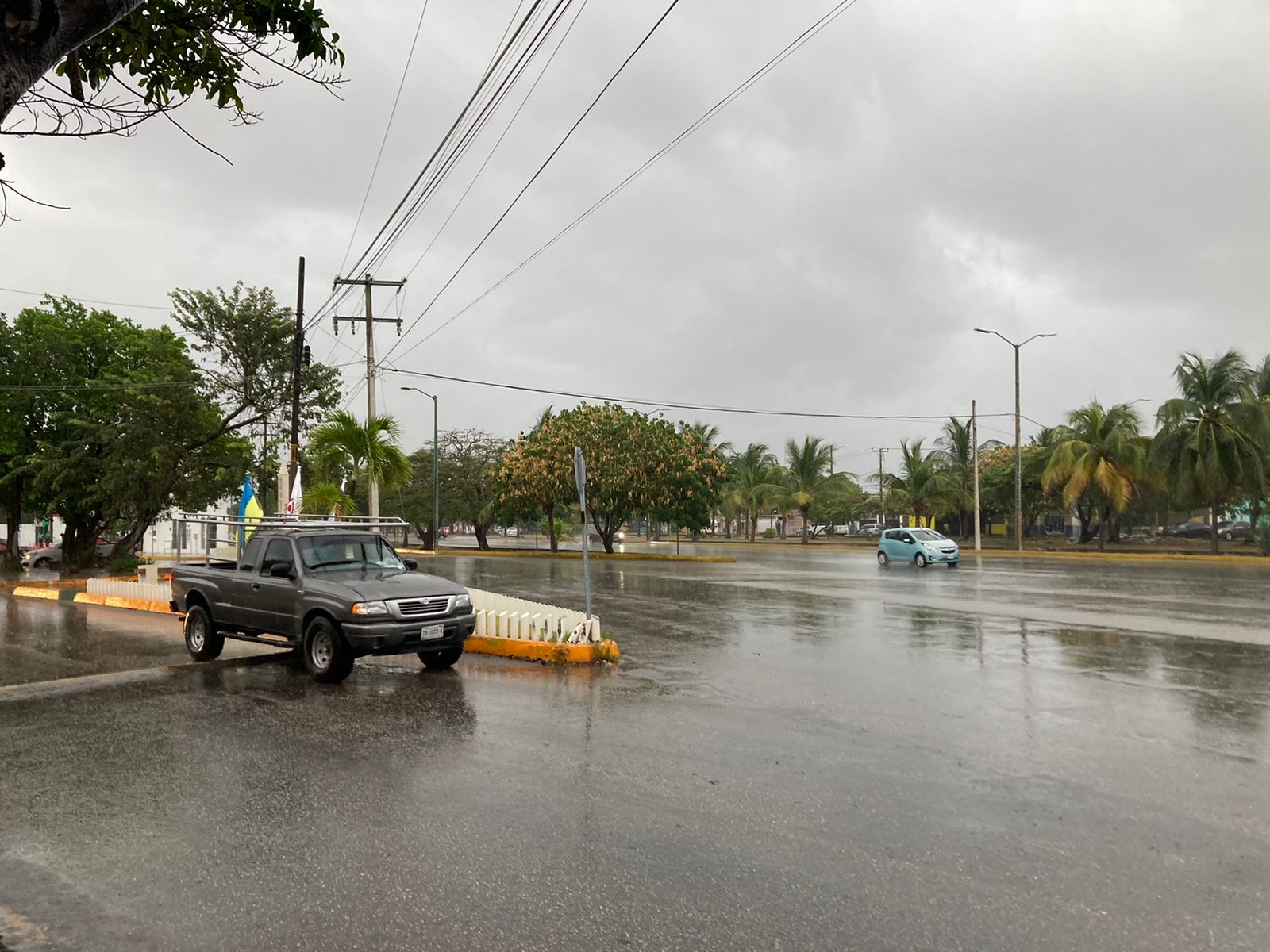 Cancún amanece con lluvias causadas por el Frente Frío 41: FOTOS