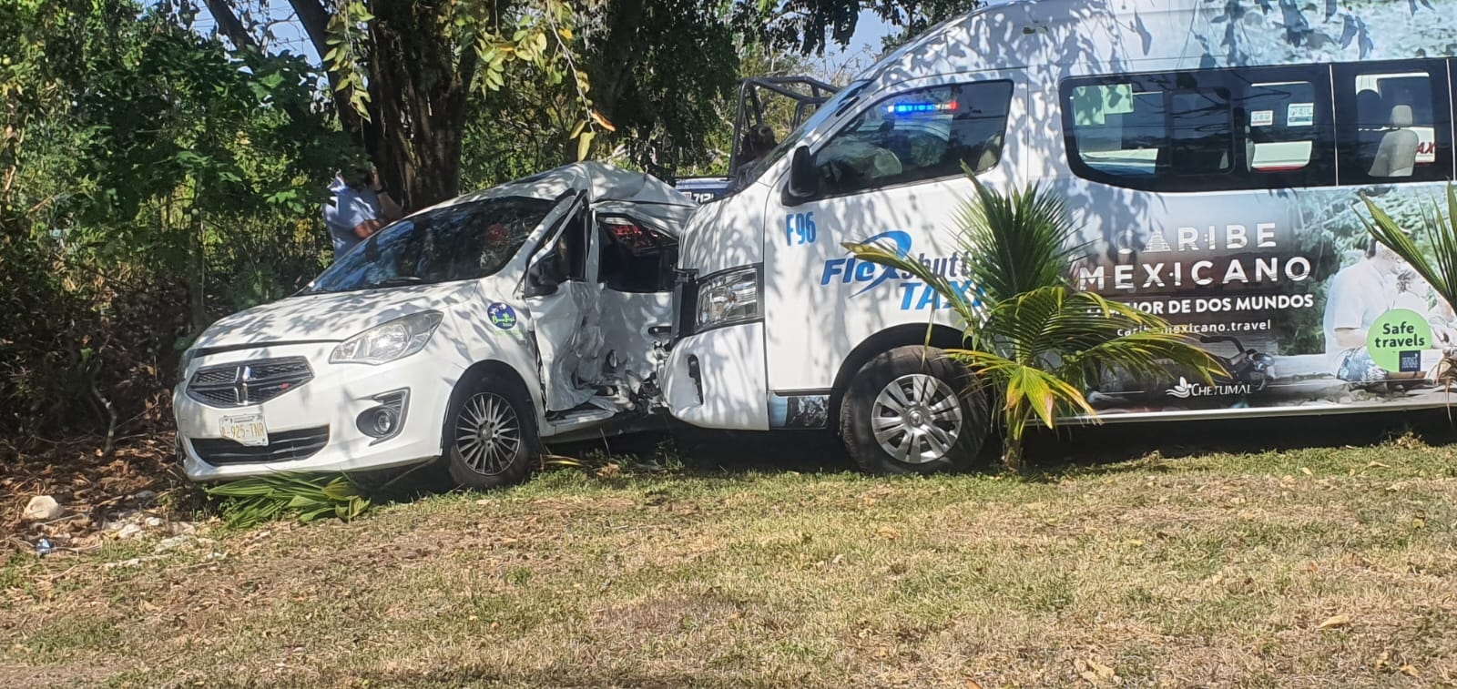 Choque vehicular deja a dos extranjeros heridos de gravedad en Cozumel