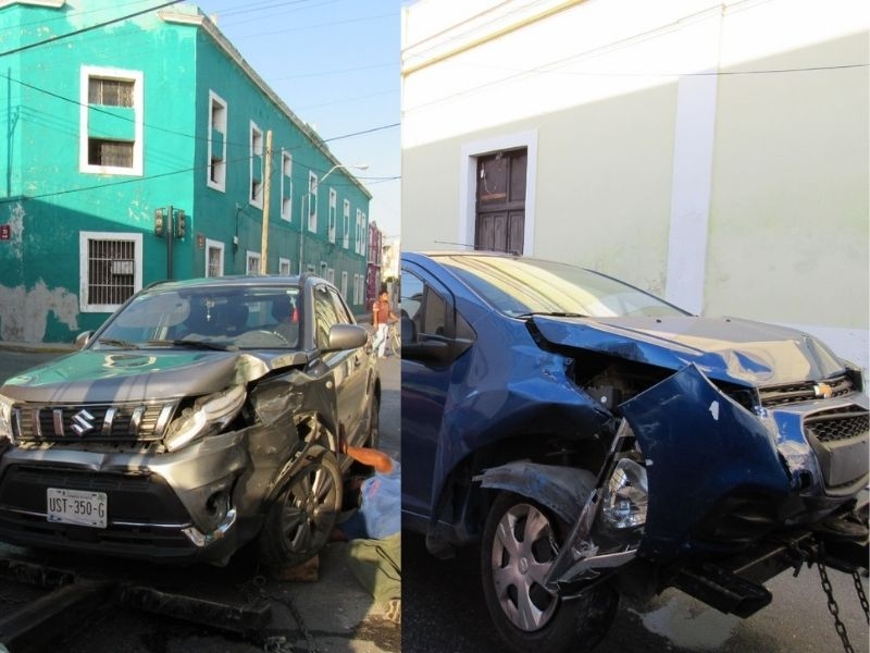 Por pasarse el alto camioneta choca contra vehículo en Mérida; se reportan dos lesionados