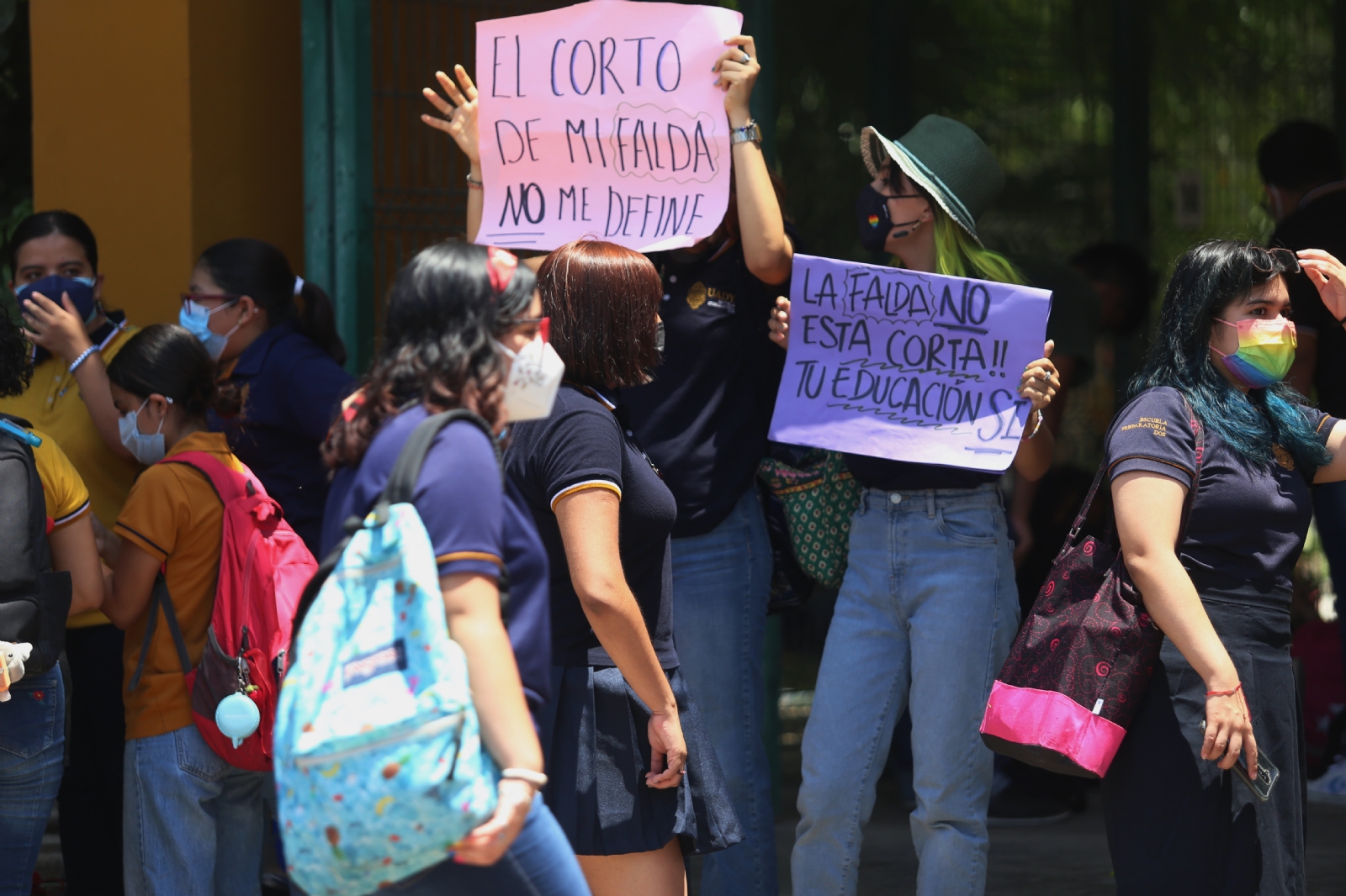 Alumnas de la Prepa 2 de la UADY denuncian hostigamiento por usar falda corta