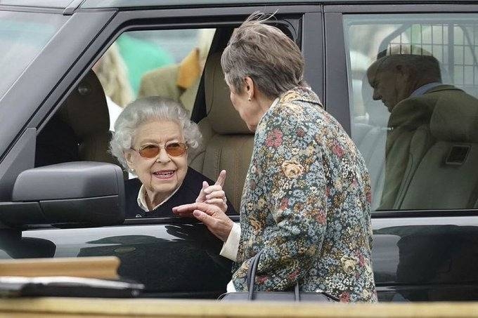 Reina Isabel II reaparece en concurso de Ecuestre en Windsor, Inglaterra