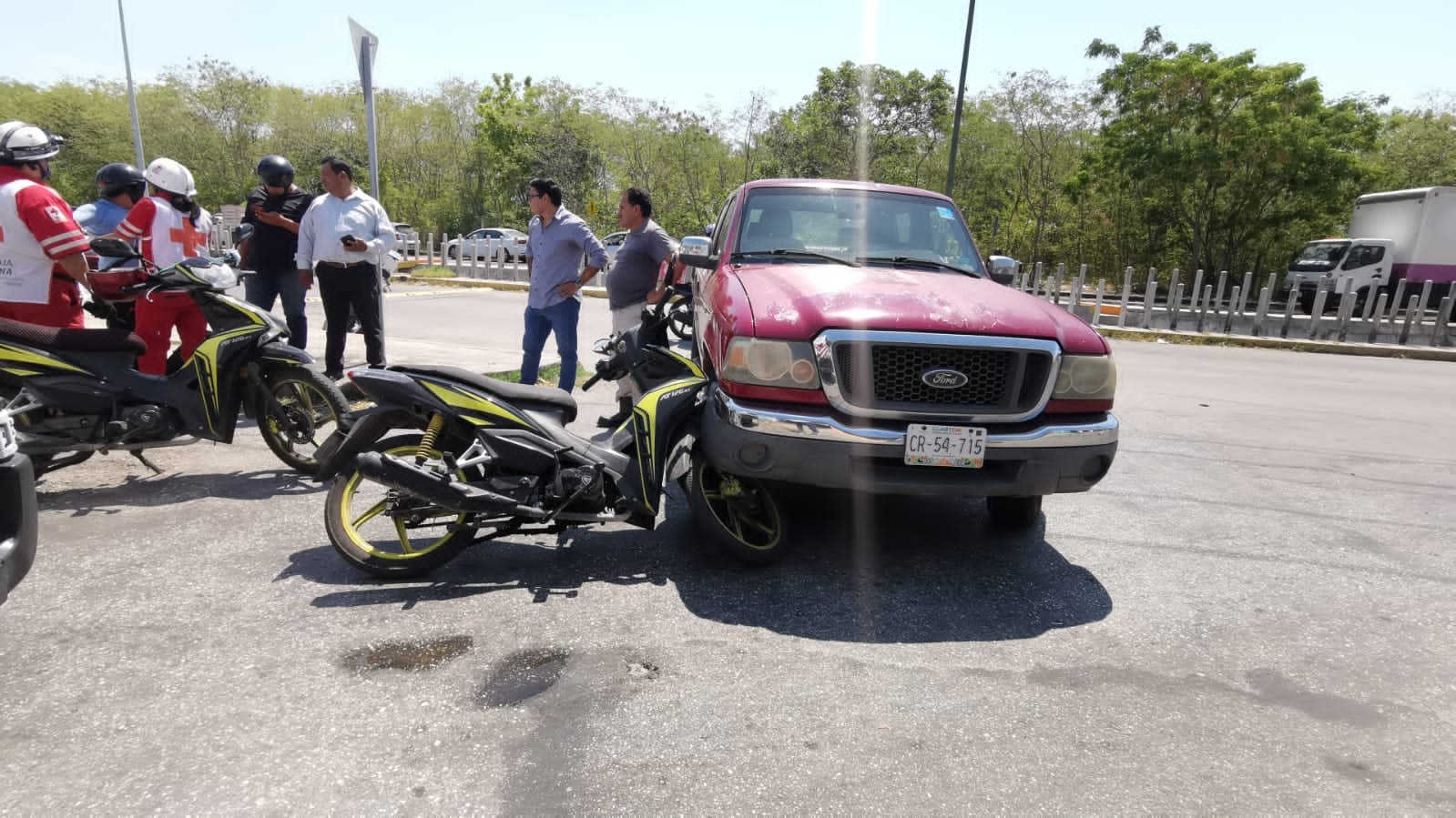 Conductor causa accidente en Ciudad del Carmen por transitar en sentido contrario