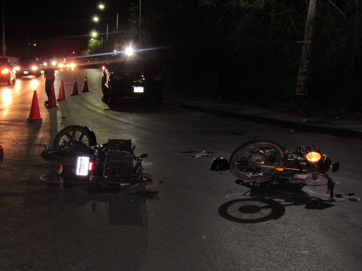 Accidente entre motoclistas deja ambos conductores en el hospital en Mérida