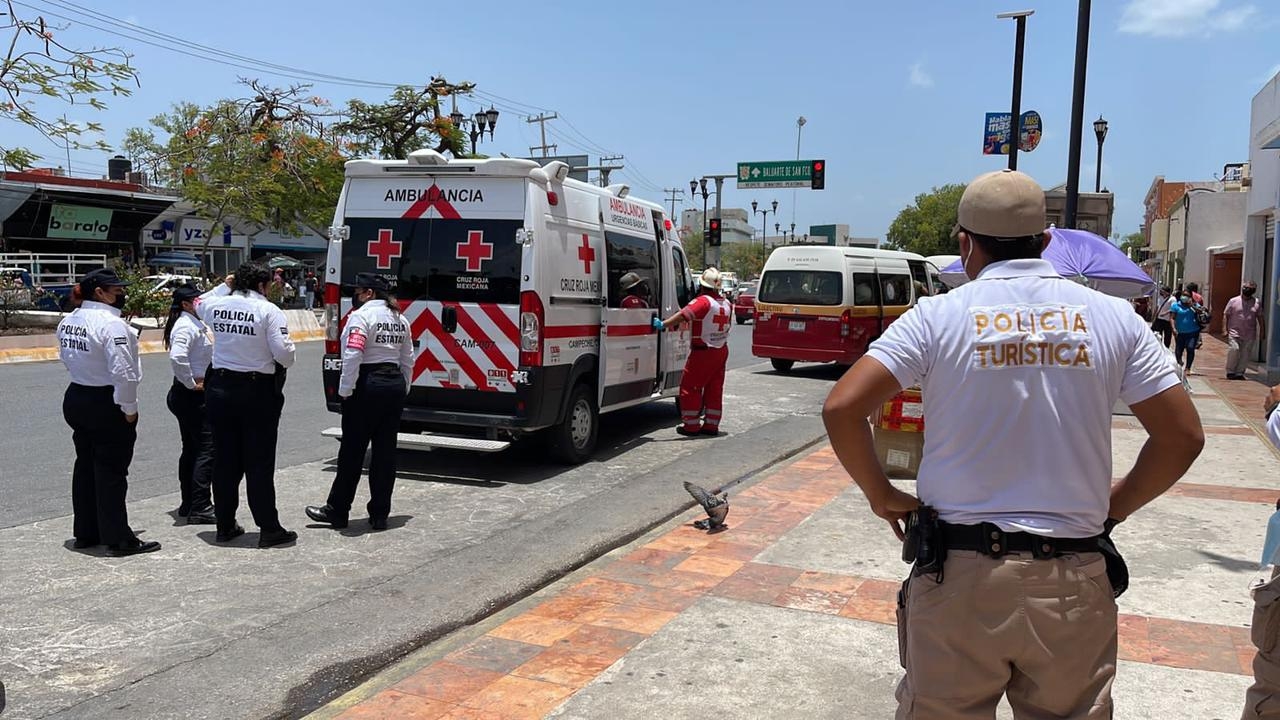 Hombre escapa tras golpear a su pareja al interior del mercado en Campeche