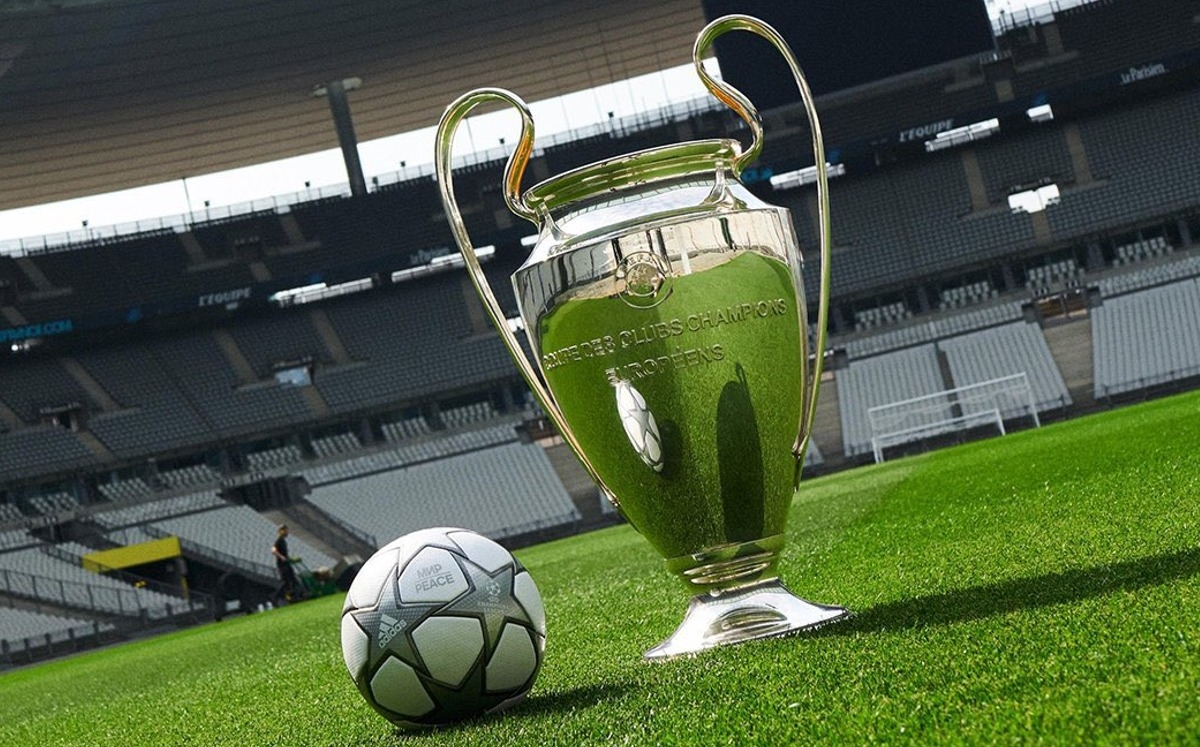 La UEFA dio a conocer la esférica con la que jugarán Liverpool y Real Madrid el sábado en París.