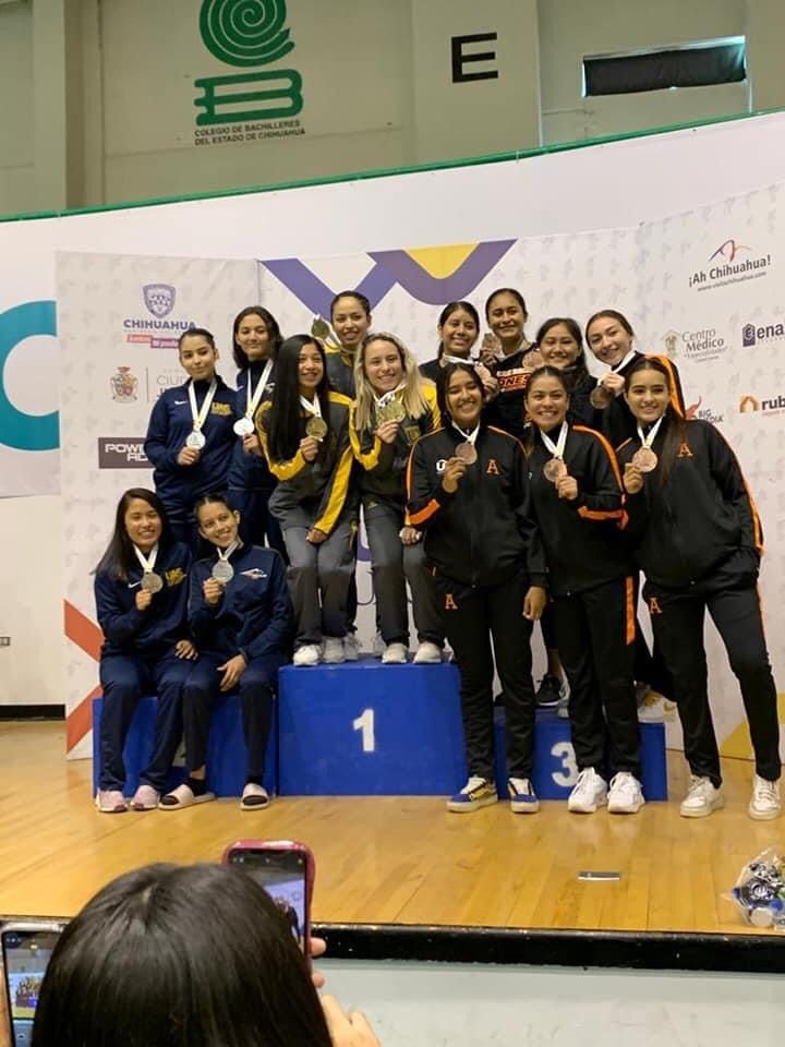 Atletas quintanarroenses de Karate Do ganan plata y bronce en la Universiada Nacional 2022