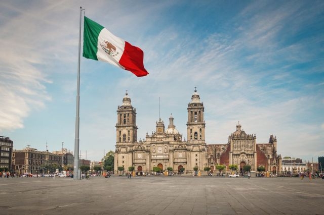 El Zócalo de la Ciudad de México será un área libre de tabaco