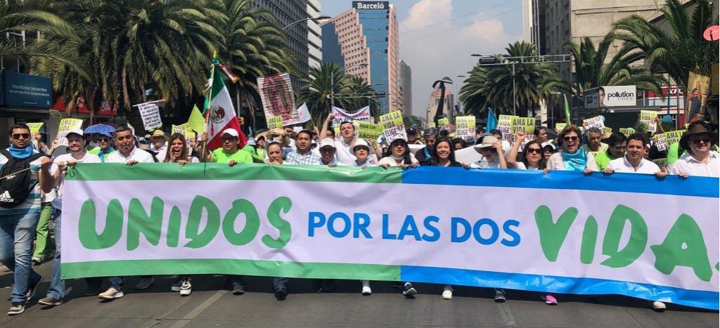Grupos antiaborto marcharon del Monumento a la Revolución hasta la Suprema Corte de Justicia de la Nación en la Ciudad de México