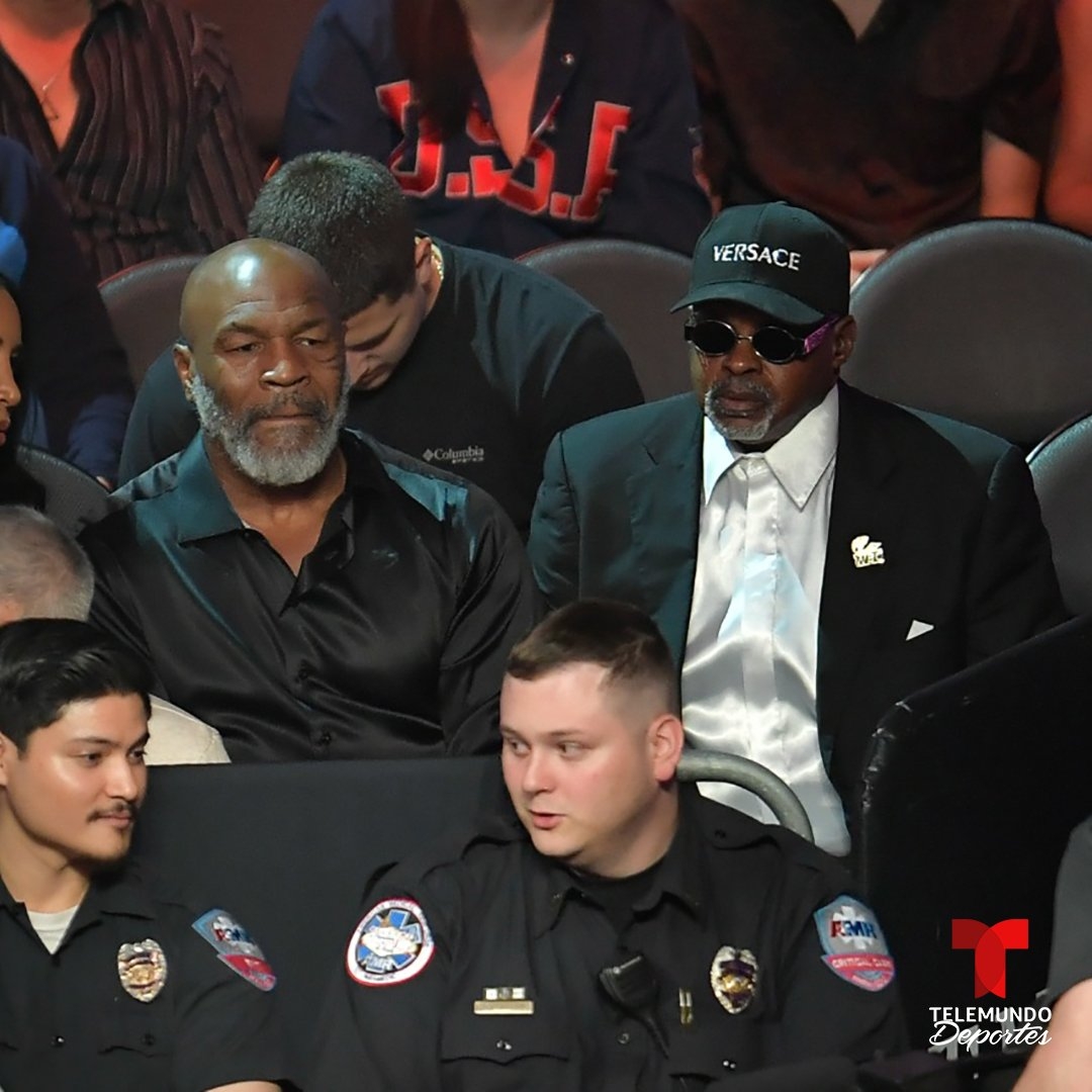Mike Tyson estuvo presente en la pelea del Canelo Álvarez