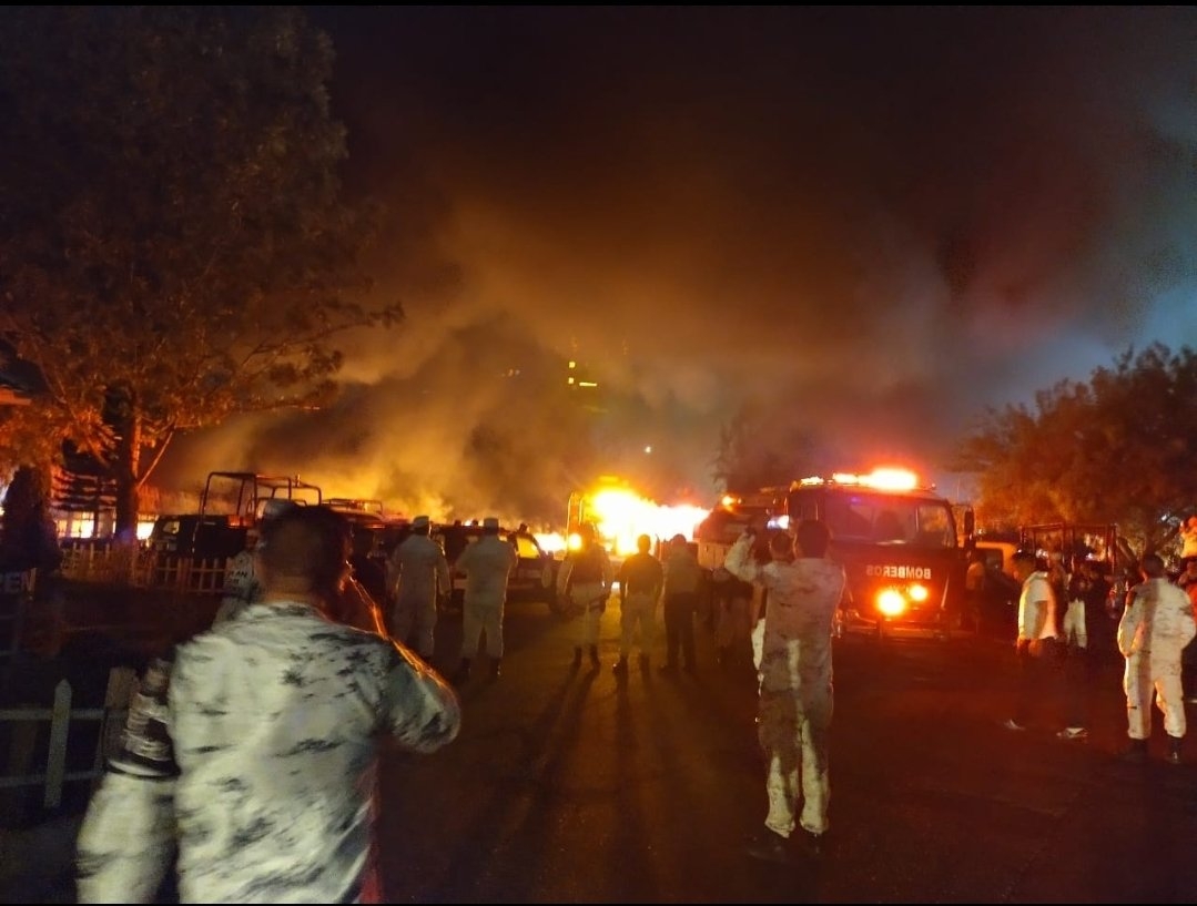 Reportan fuerte incendio en instalaciones de la Guardia Nacional en Ciudad de México: VIDEO