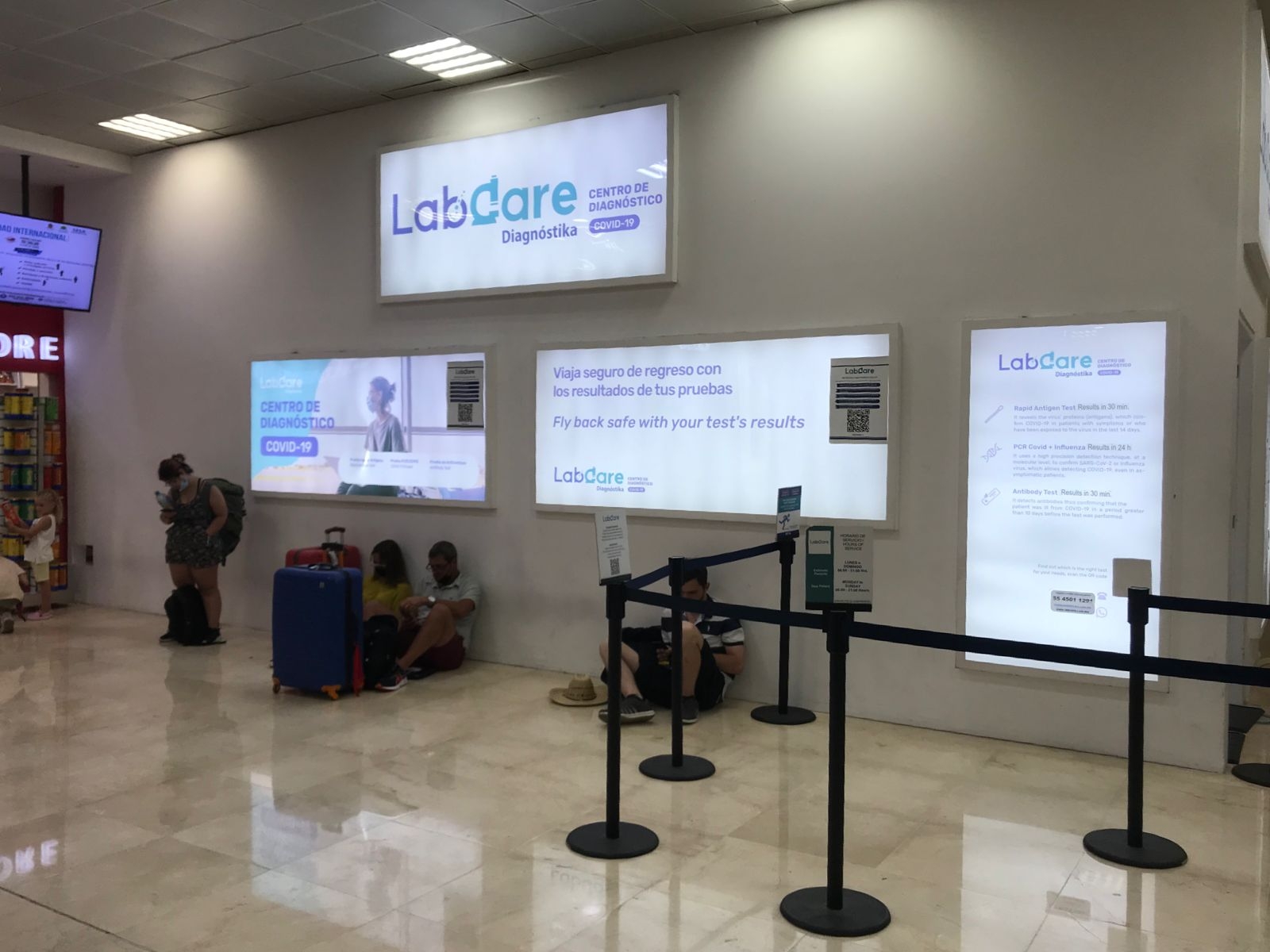 Módulos de pruebas COVID en el aeropuerto de Cancún, sin afluencia de viajeros: VIDEO