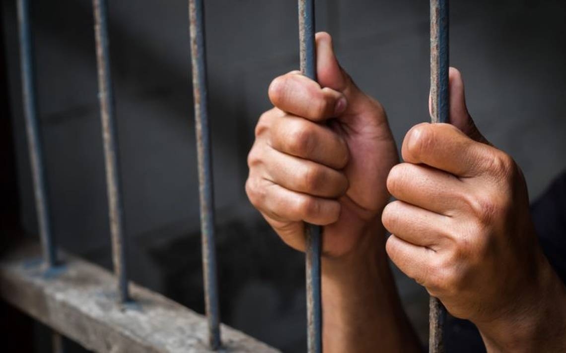Encarcelan a un hombre por posesión de drogas; fue detenido en la vía Tizimín-Colonia Yucatán