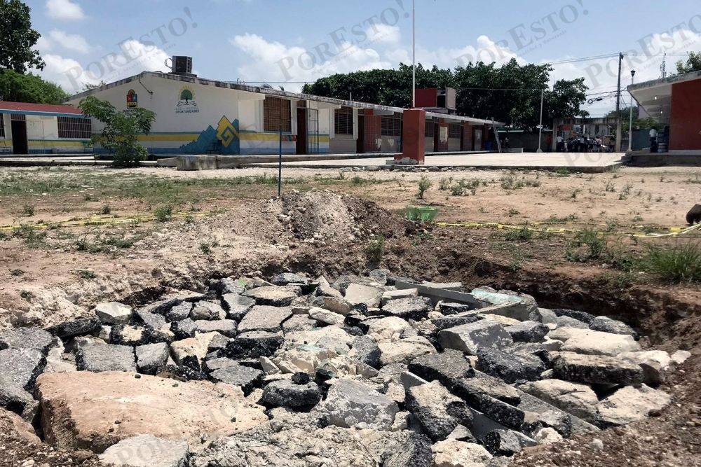 Socavón en escuela de Cancún: Acusan al Ifeqroo de ignorar el asunto por dos años
