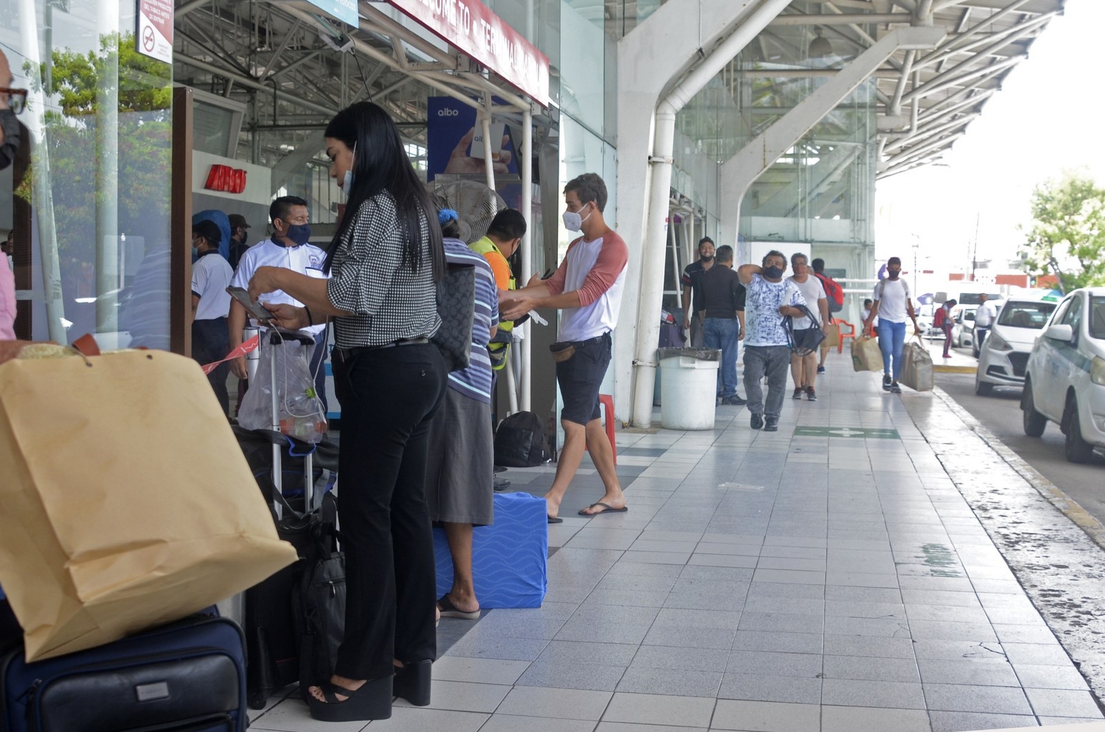 El personal de la terminal de ADO en Cancún reveló que algunos pasajeros se escudan con el decreto del uso opcional del cubrebocas hecha por el Gobernador de Quintana Roo, Carlos Joaquín