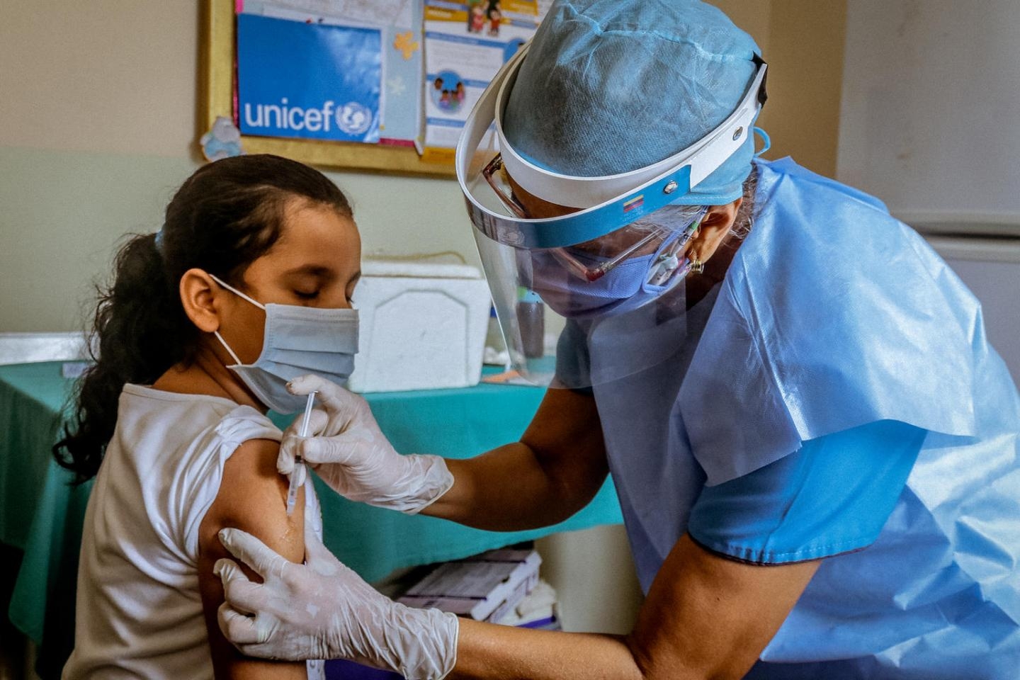 En Yucatán mantienen aplicación de la vacuna contra COVID-19 en niñas y niños. Foto: Especial