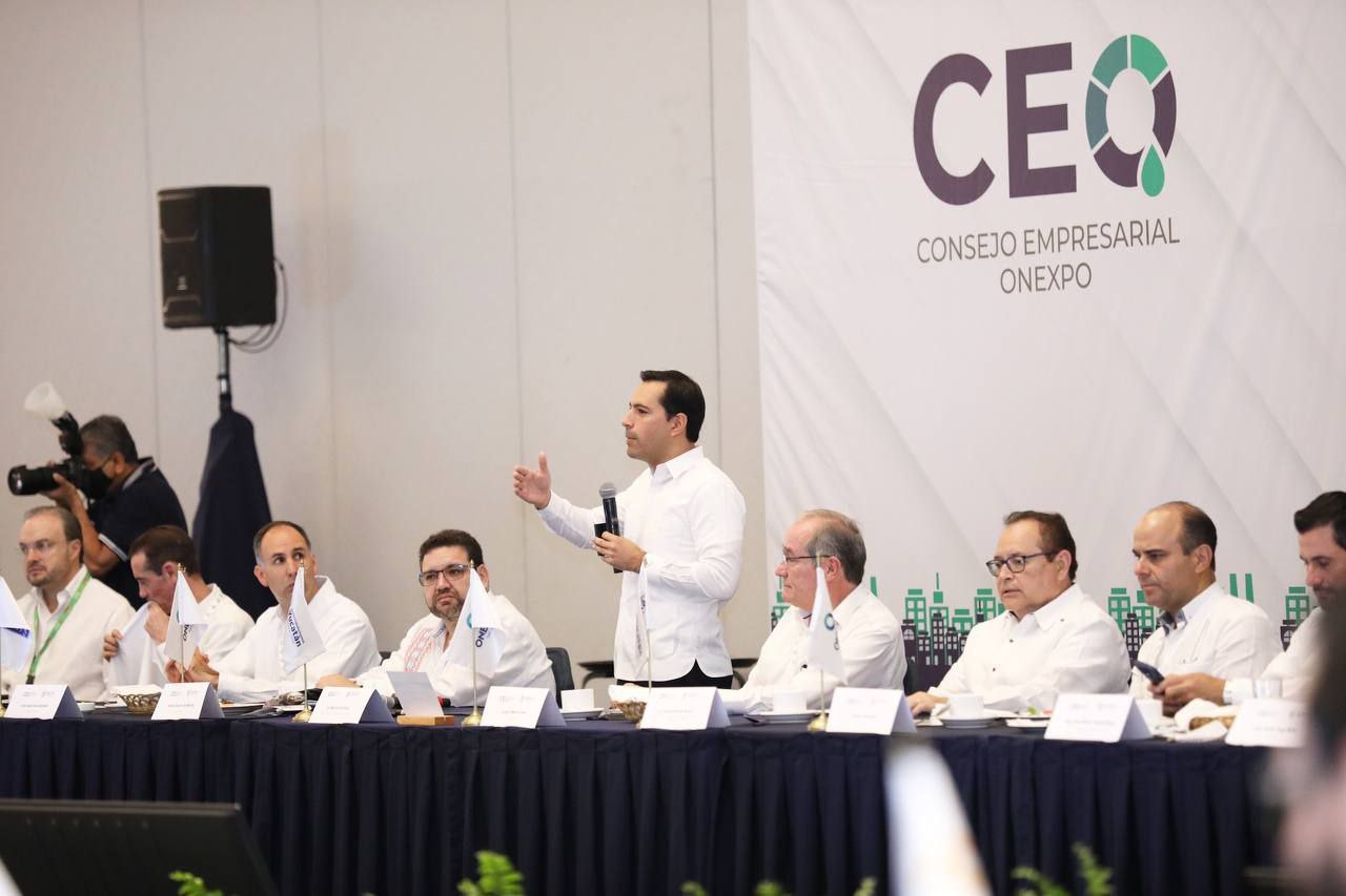 Mauricio Vila destaca beneficios de invertir en Yucatán ante gasolineros nacionales