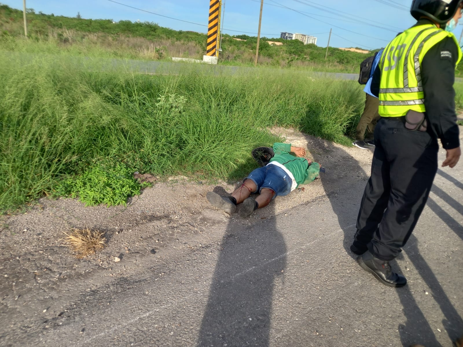 Conductor atropella a motociclista en el Periférico de Mérida y se da a la fuga