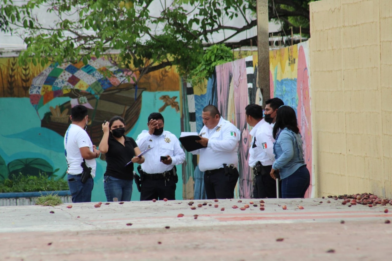 Ayer domingo, poco más del medio día, se registró la aparición de una narcomanta en la Unidad Habitacional Fidel Velázquez