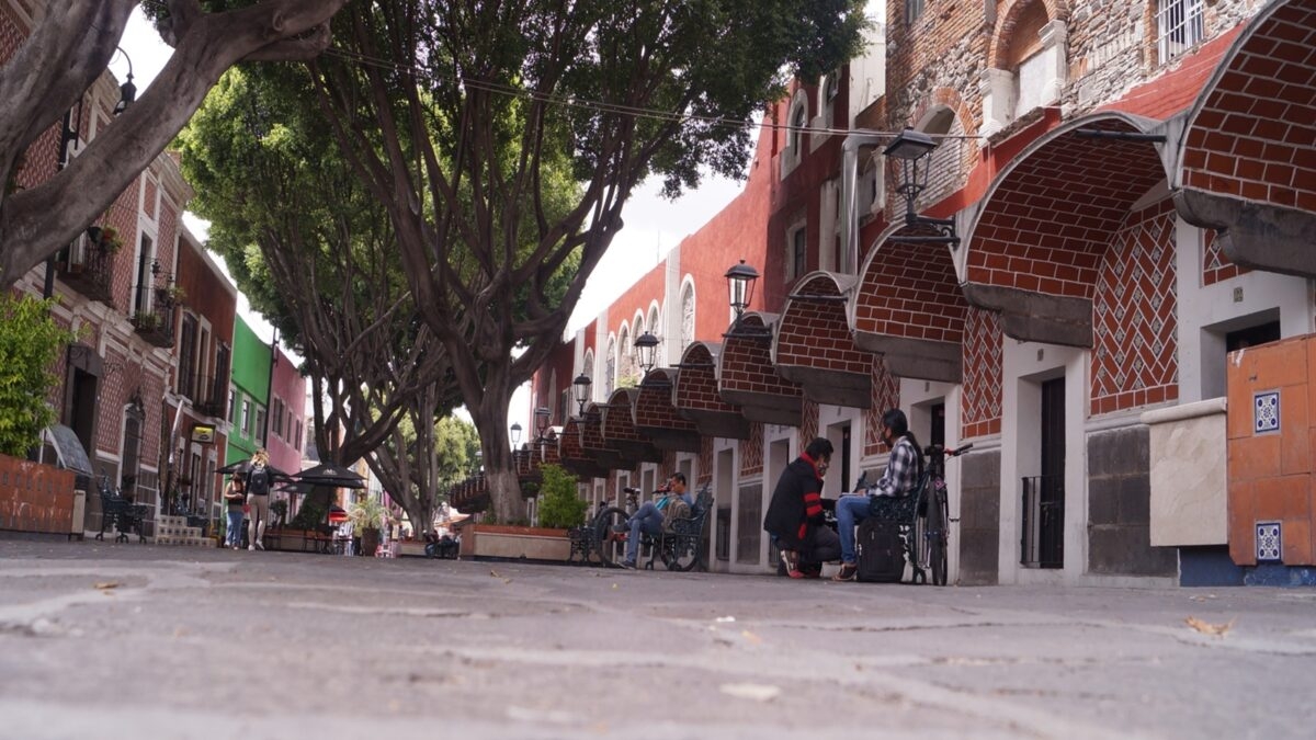 Hombre manosea a niña en las calles de San Antonio Abad, Puebla: VIDEO