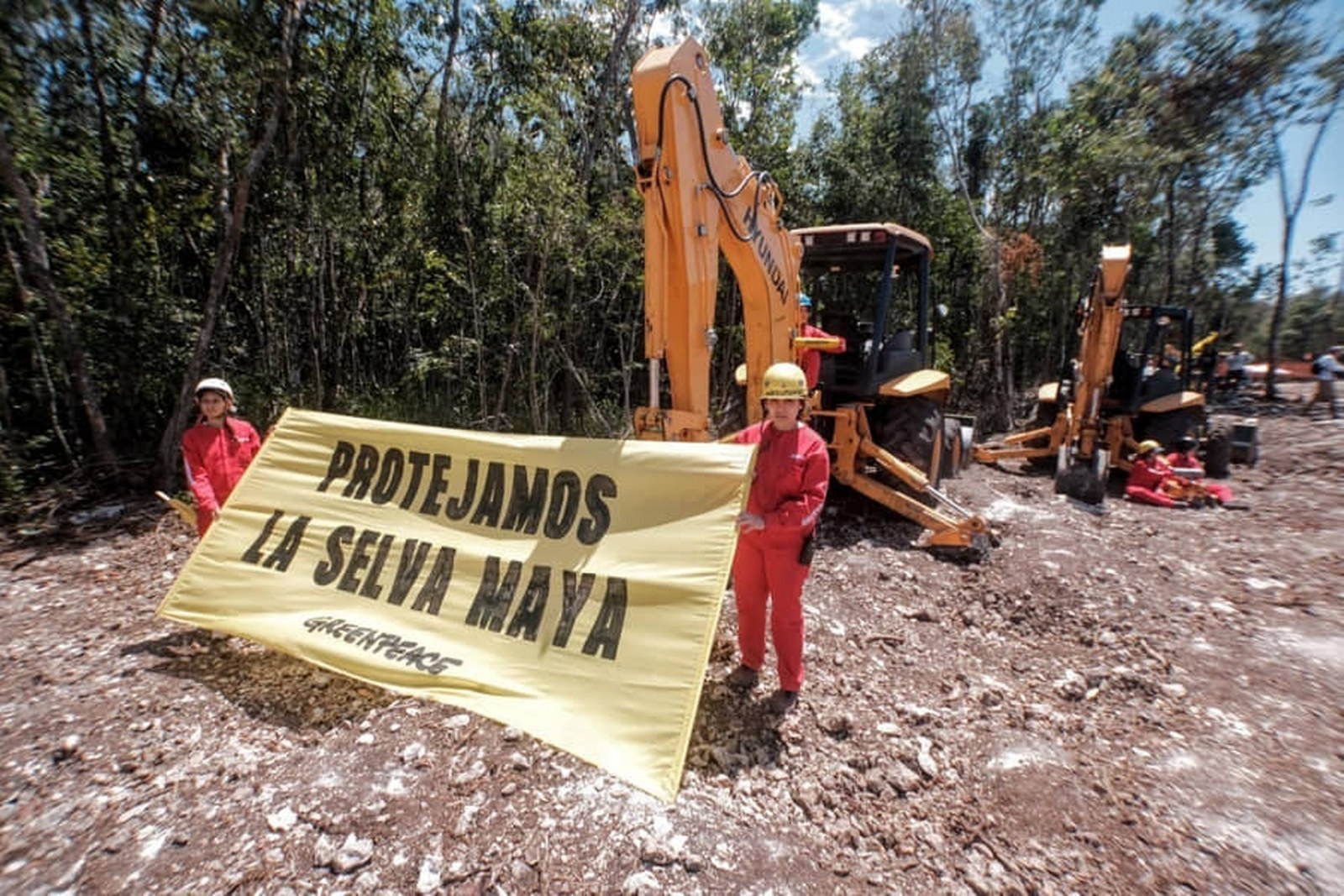 Amparos contra el Tren Maya, con tácticas dilatorias y 'chicanadas': AMLO