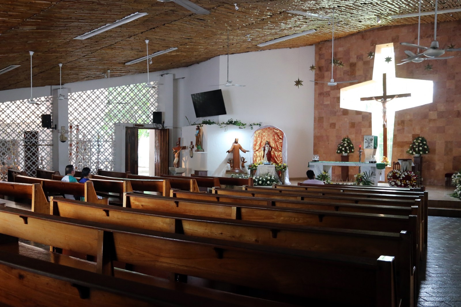 Iglesias de Cancún reforzarían medidas sanitarias ante repunte de casos de COVID-19