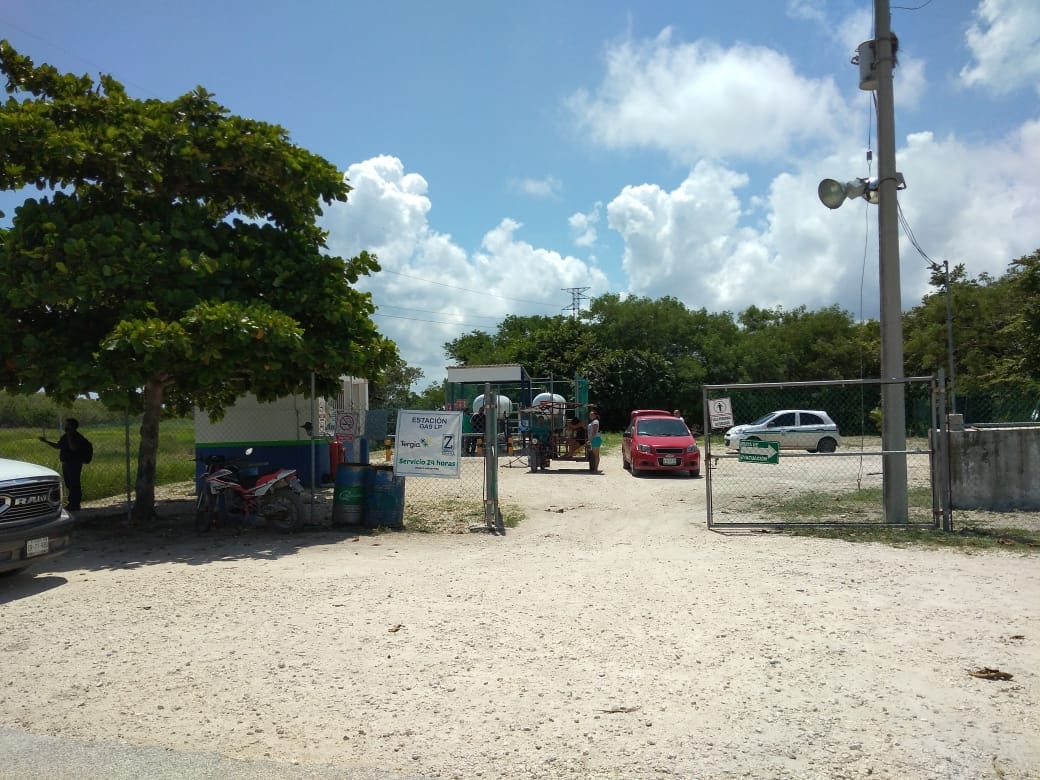 Con pistola en mano, asaltan gasolinera en Sabancuy, Campeche
