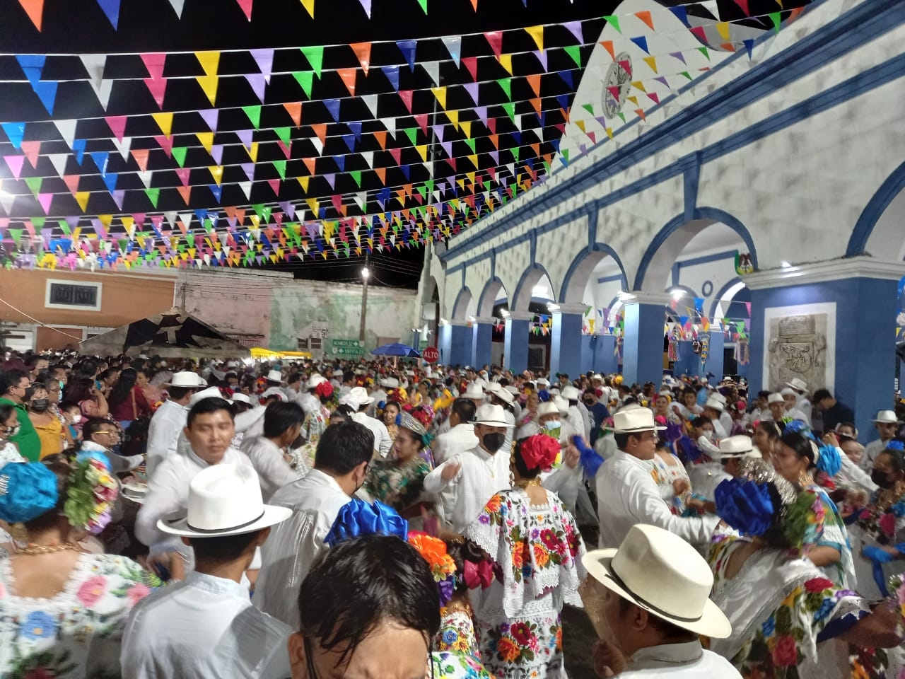 Sociólogo de la UNAM señala a 'foráneos' por querer desaparecer fiestas tradicionales de Yucatán