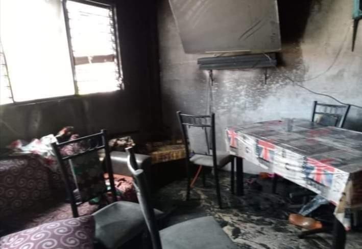 Cortocircuito causa incendio en una vivienda en Sabancuy