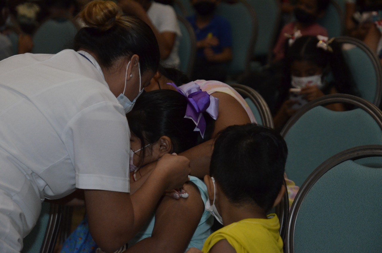 Suspenden vacunación contra COVID-19 a menores de 5 a 11 años en Ciudad del Carmen
