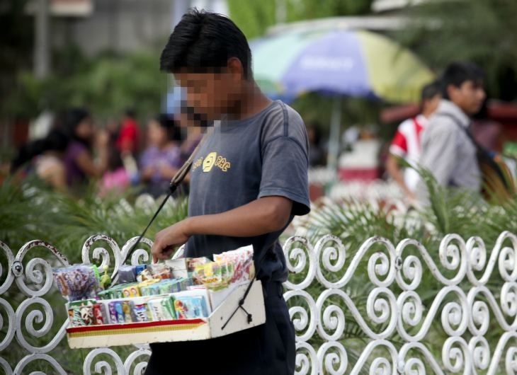 Menores de edad venden 'cigarros sueltos' en el Centro de Mérida